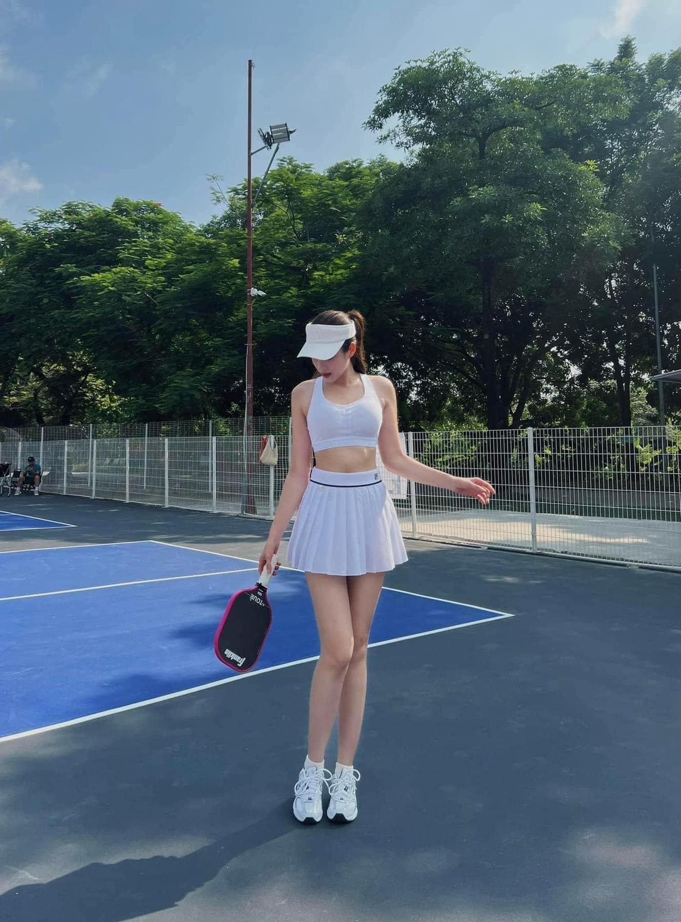 Tại sao Pickleball lại phát triển nhanh như vậy? Liệu đây có phải là một trào lưu chóng tàn? 2 Choi-pickleball-co-the-pho-dien-thoi-trang